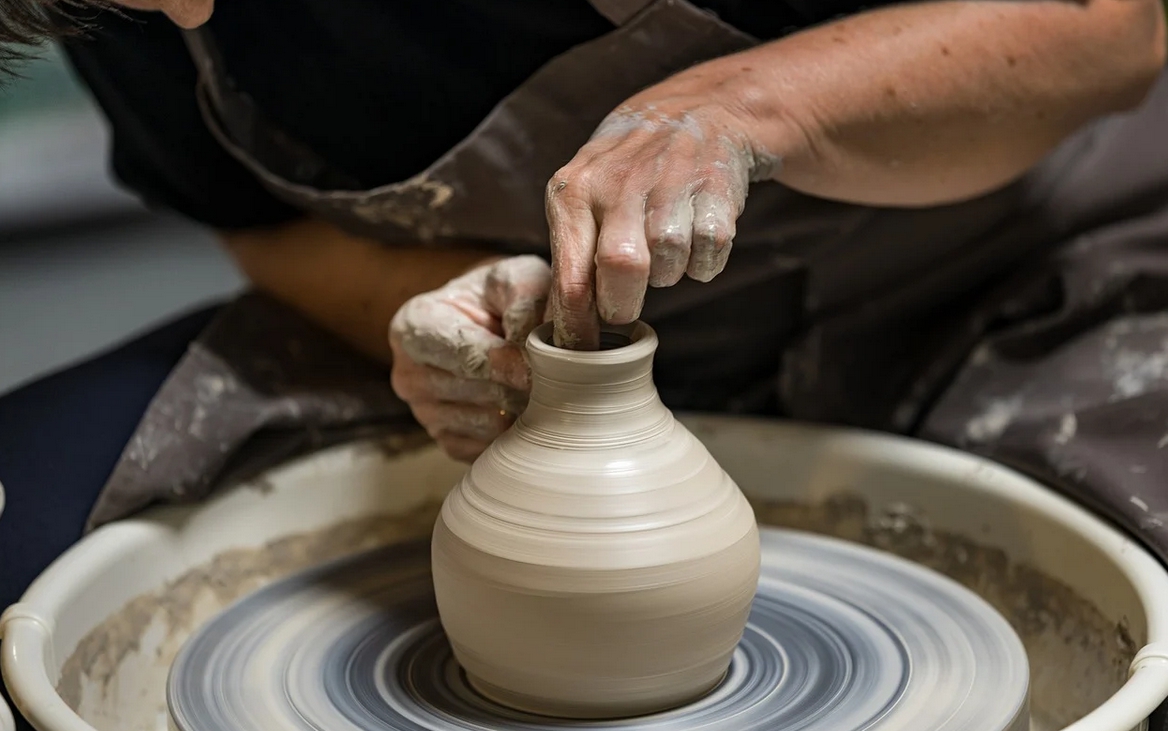 陶瓷、客製化陶製品及經營拉坯、手拉坯、玩陶的手作店家、網路賣家，可加本